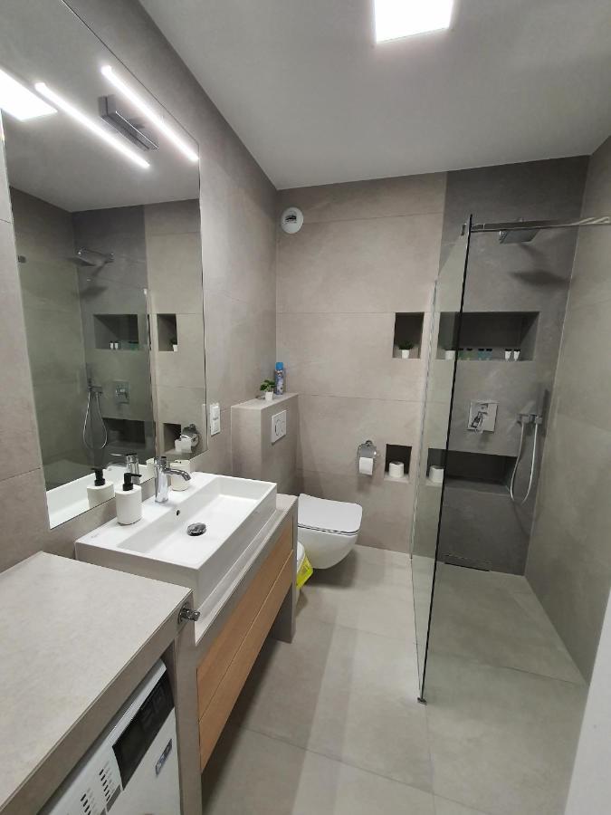 Apartament De Lux Apart 45 Grabiszynska วรอตซวาฟ ภายนอก รูปภาพ